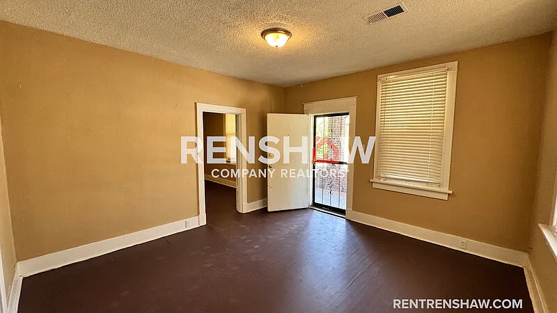2 bed, 1.0 bath, 1055 sqft, $850 — Photo 2