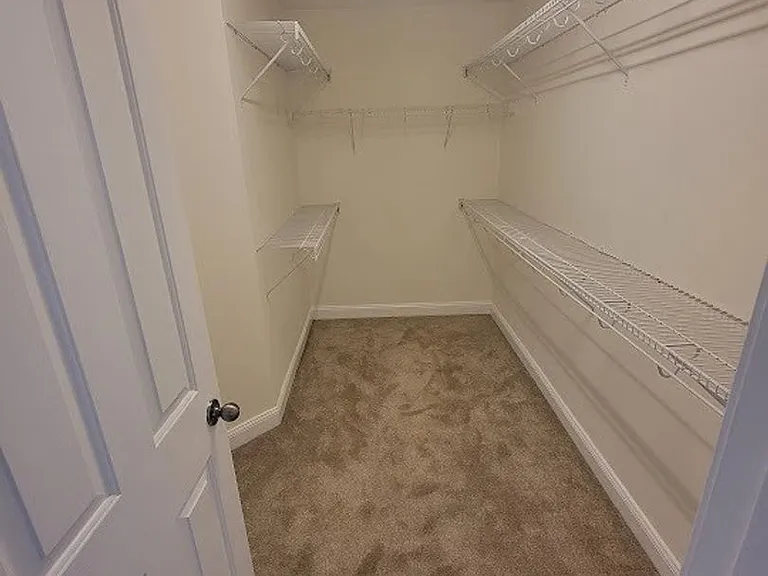 116 Silverspring Pl — Photo 16