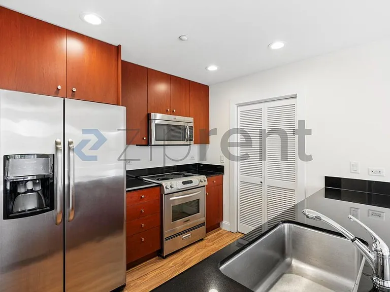 585 9th St #313 — Photo 12