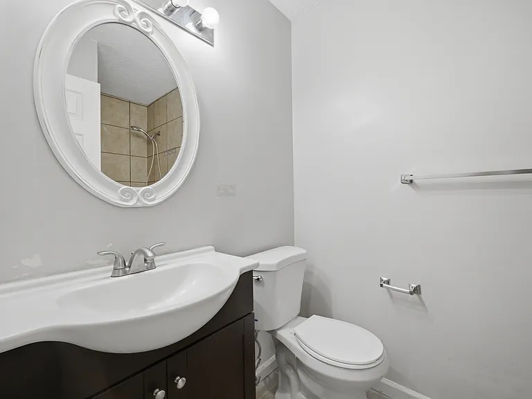 944 Gas Light Ln #1 — Photo 15