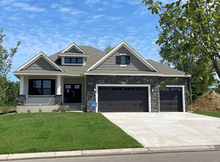 1471 Palmer Dr N, Lake Elmo, MN 55042