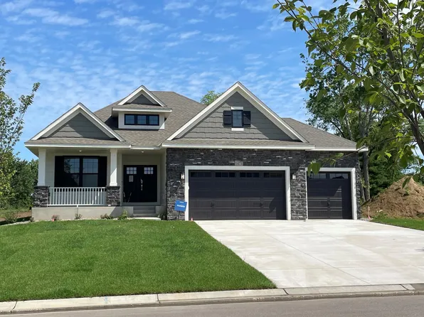 1471 Palmer Dr N, Lake Elmo, MN 55042
