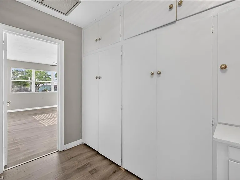 1420 Maravilla Ave — Photo 23