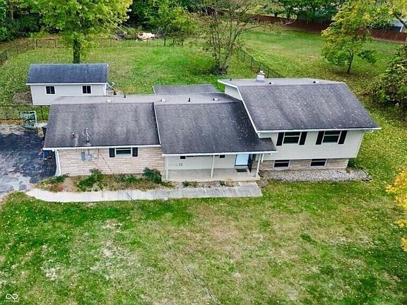 2nd image of 7855 Bluff Rd