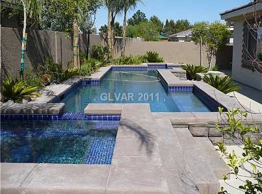 3rd image of 6262 Kraft Ave