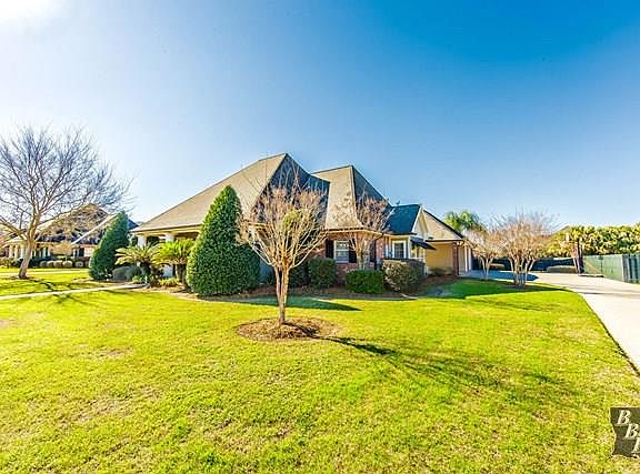 3rd image of 104 Estate Dr