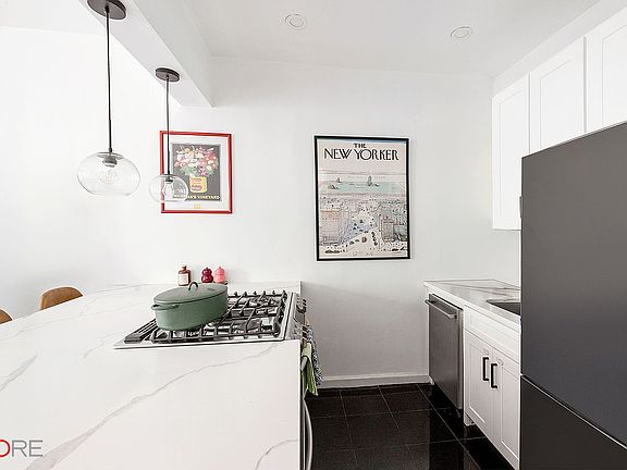 3rd image of 415 E 80th St APT 4F