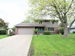 3521 Weston Ridge Pl, Fort Wayne, IN 46815