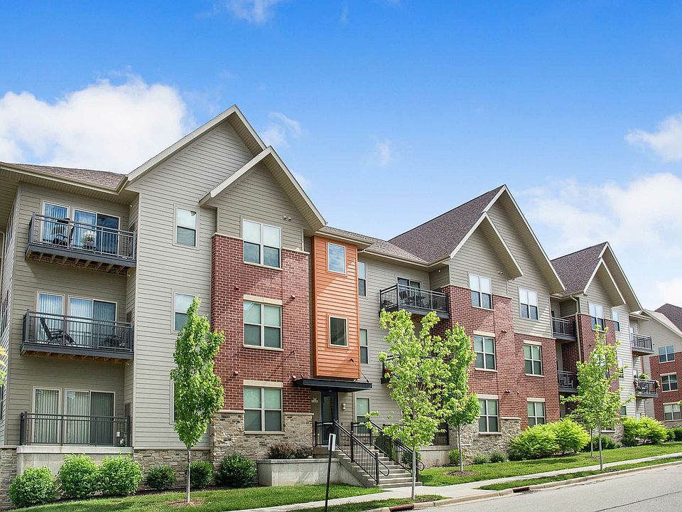 The Woodlands Buildings Exterior
