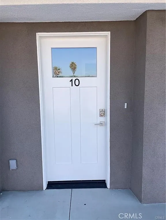 4251 E Live Oak Ave — Photo 2