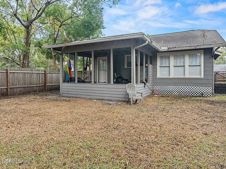 910 Talbot Ave — Photo 10