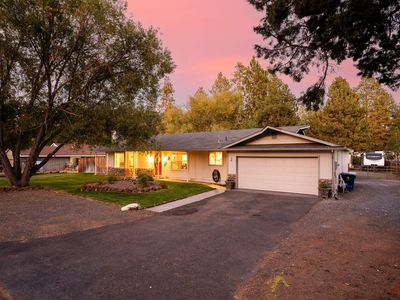 60812 Goldenrain Dr, Bend, OR, 97702