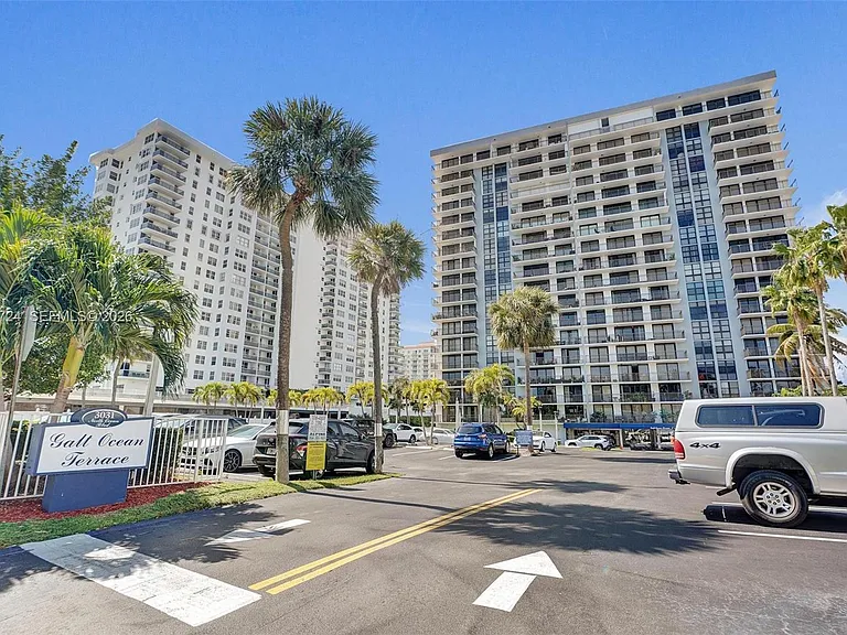 3031 N Ocean Blvd #1906 — Photo 2
