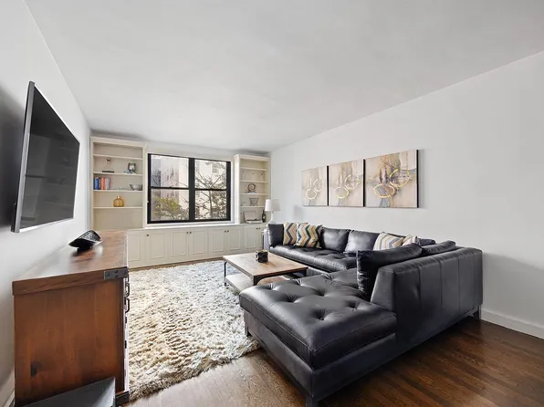 100 W 12th St APT 4C, Manhattan, NY 10011