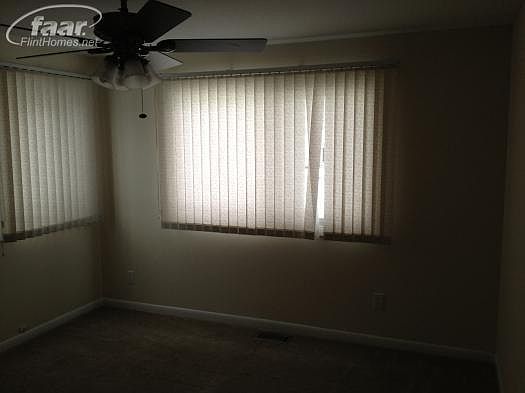 3rd image of 828 Holly Bush Dr