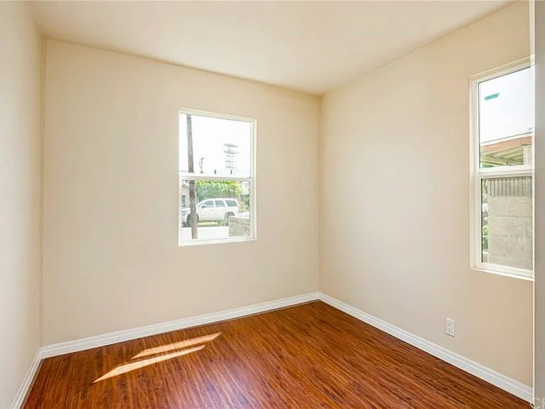 17011 S Berendo Ave — Photo 6