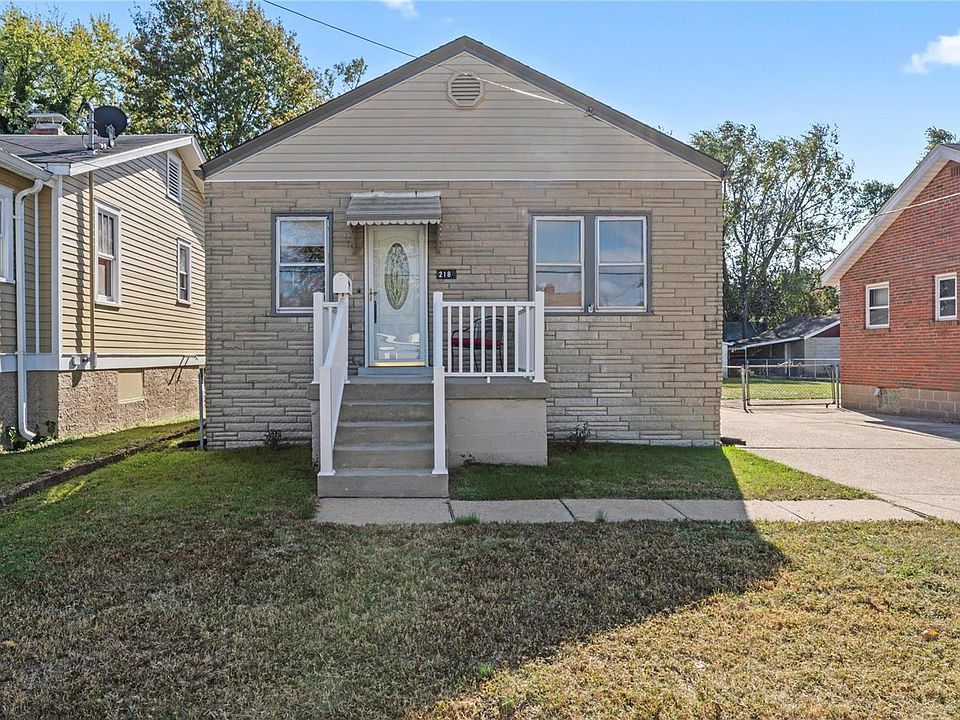 1st image of 218 W Arlee Ave