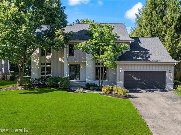 6258 Lindsay Ct, West Bloomfield, MI 48324