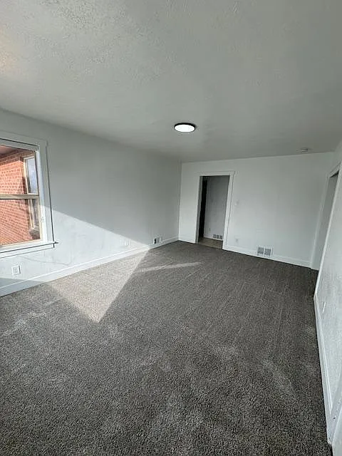 2 bed, 770 sqft, $1,425 — Photo 2