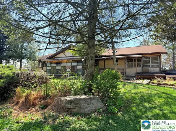 855 Sunrise Blvd, Mount Bethel, PA 18343