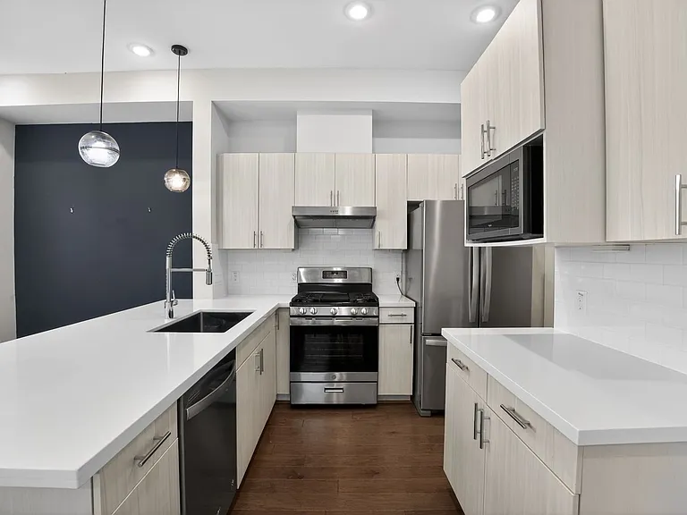 619 Thornton Oaks Ln — Photo 8