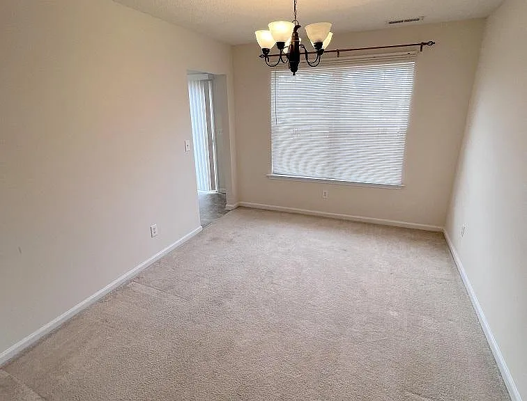 12 Kimbrough Ct — Photo 5