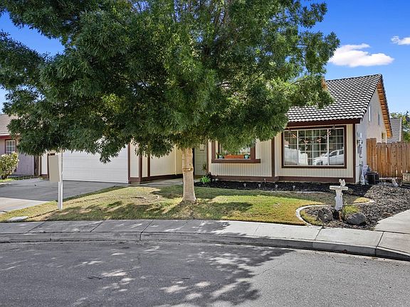 3rd image of 2236 Orchard Creek Dr