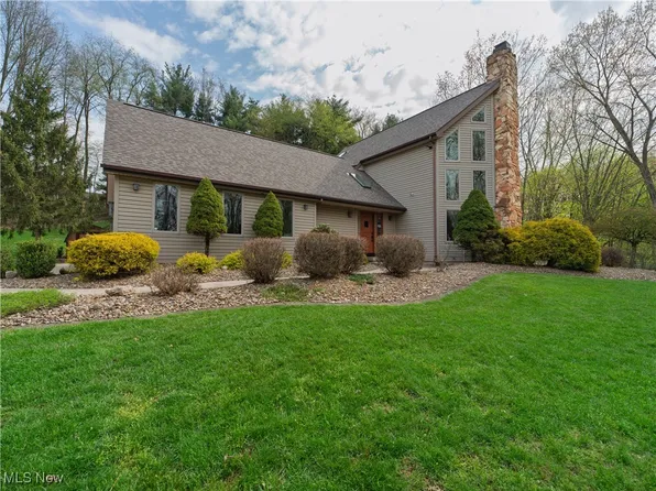 7685 Mount Pleasant St NW, North Canton, OH 44720