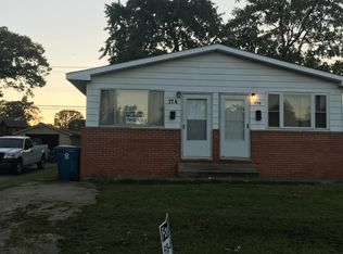 774 Rice St, Wood River, IL 62095