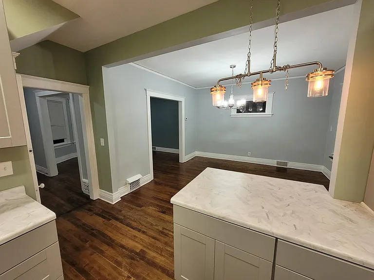 4212 Seneca St — Photo 6
