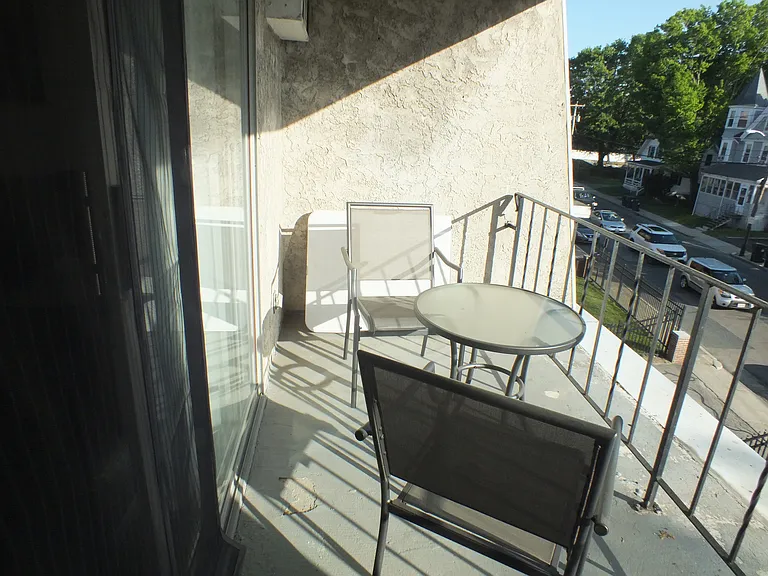 155 Pleasant St #B11 — Photo 4
