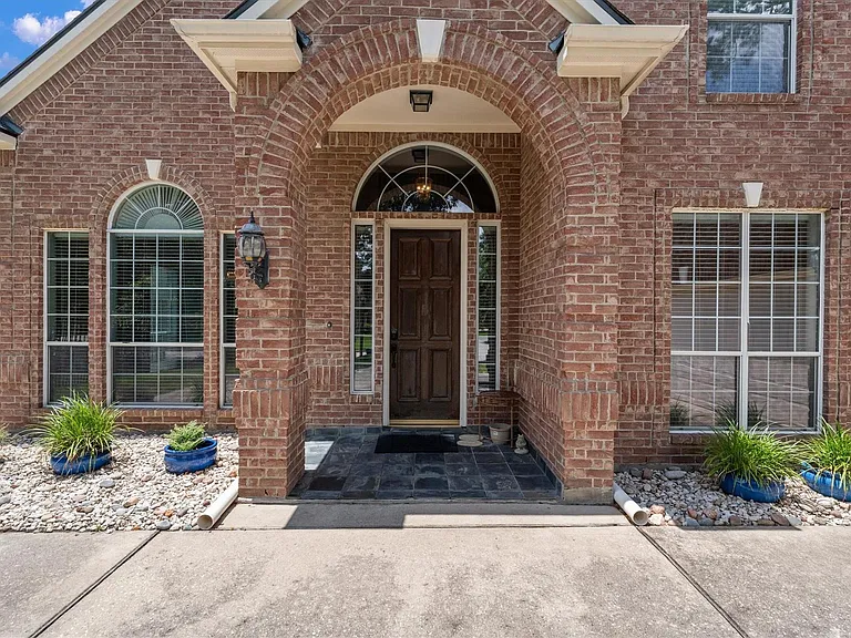 9610 Champions Cove Dr — Photo 6