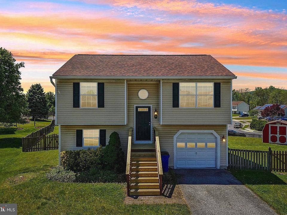 1st image of 9 Heritage Ln