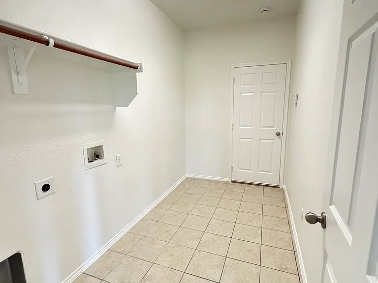 9004 Brook Hill Ln — Photo 14