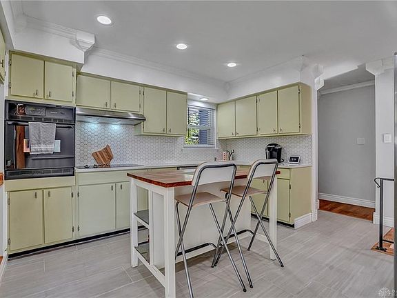 2nd image of 1044 Pepper Hill Dr