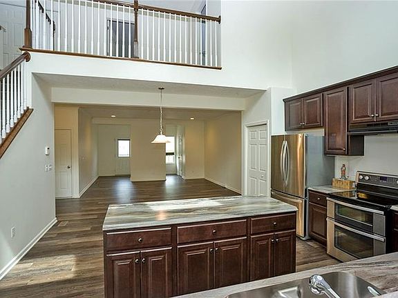 4th image of 236 Cherry Bark Dr
