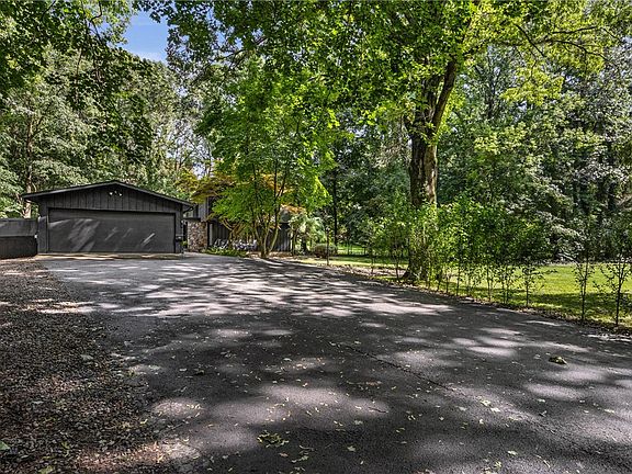 2nd image of 50 Harwood Ln