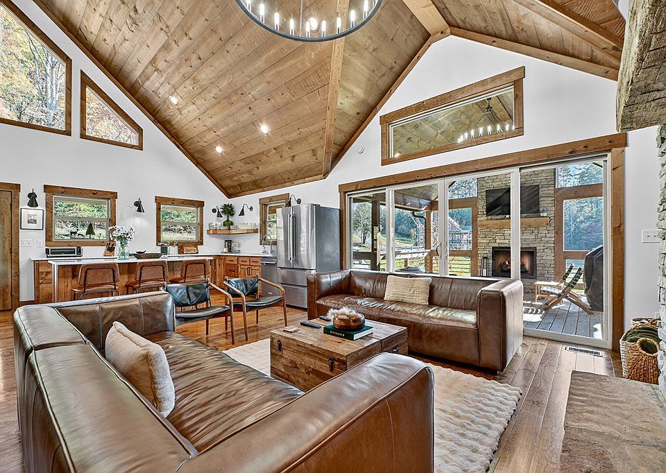 13th image of 89 High Meadows Ct