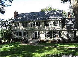 45 Hillandale Dr, Red Bank, NJ 07701