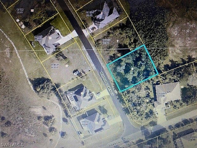 2nd image of 697 Mirror Lakes Ct