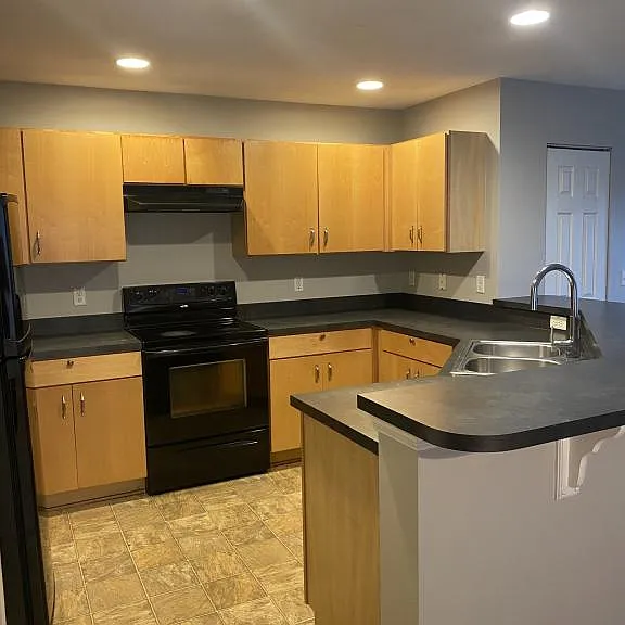 1032 Chalcedony St — Photo 3