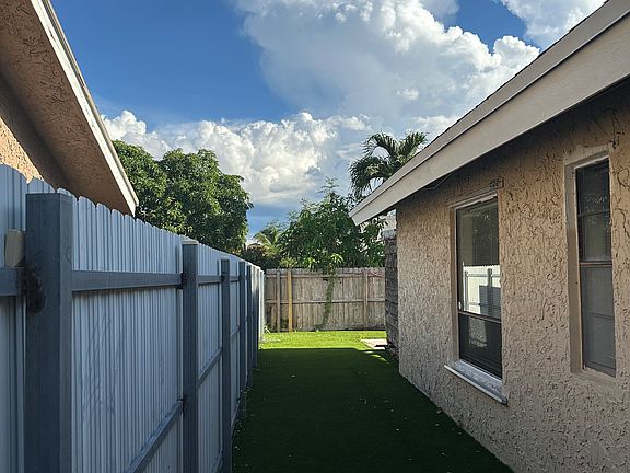 4th image of 8208 SW 12th Pl