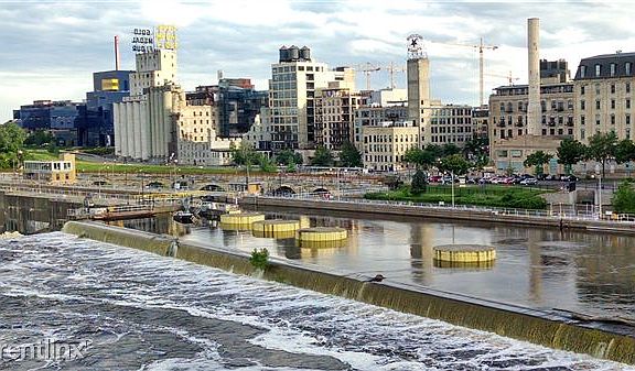 Riverview: St. Anthony Main Falls, Gutherie Theater and Far