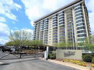 655 Riverside Dr PENTHOUSE 1402, Memphis, TN 38103