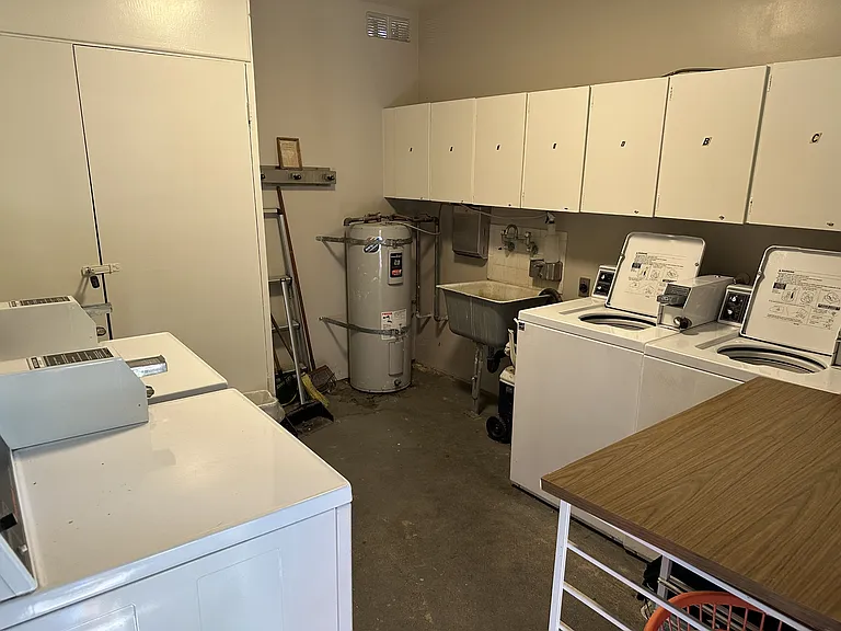 156 E Highland Ave — Photo 13