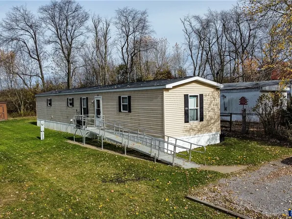 151 Rolling Valley Ln, Butler, PA 16001