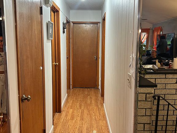 4th image of 85 Mason Avenue
