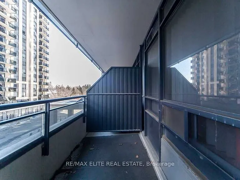 155 Beecroft Rd #303 — Photo 22