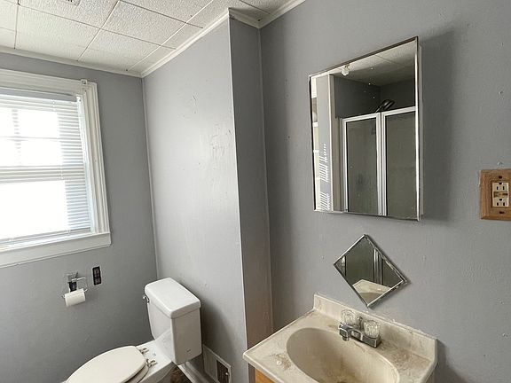 5th image of 908 S Park St APT 3
