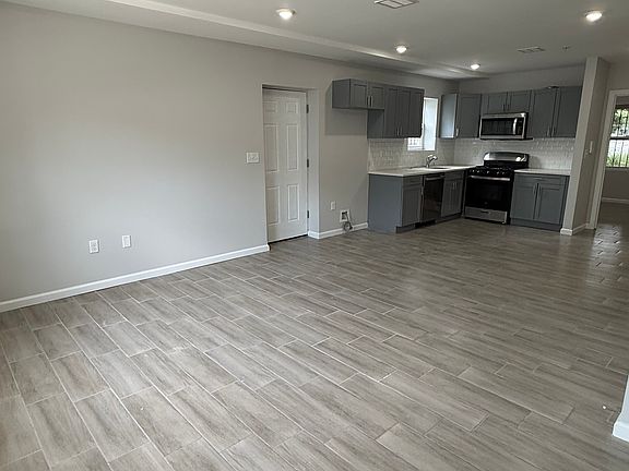 3rd image of 388-390 S 6th St #1
